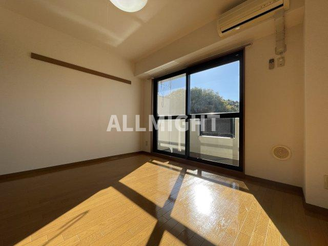 稲城市百村のアパートの居間・リビング|★お部屋探しはオールマイト不動産までご相談下さい♪