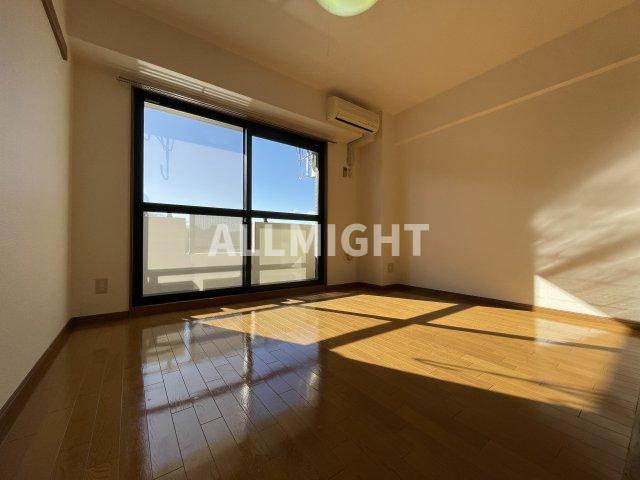 稲城市百村のアパートの居間・リビング|★お部屋探しはオールマイト不動産までご相談下さい♪