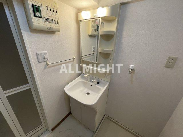 稲城市百村のアパートの洗面所|★お部屋探しはオールマイト不動産までご相談下さい♪