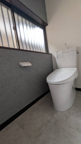 岡山市南区妹尾　ガレージ付き中古戸建のトイレ