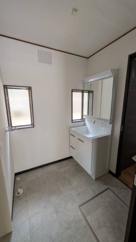 岡山市南区妹尾　ガレージ付き中古戸建の脱衣所