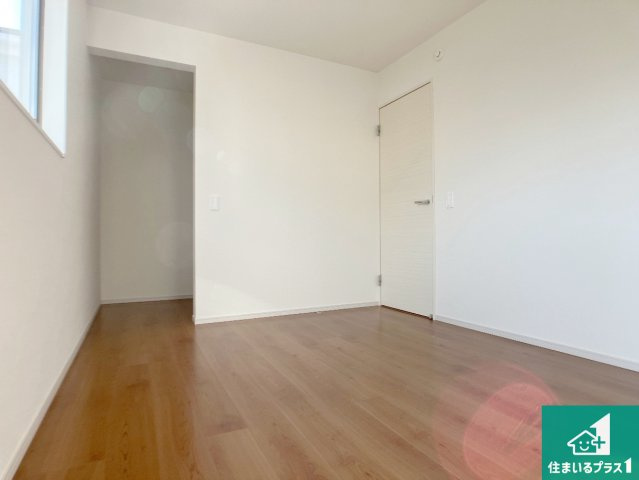 加古郡播磨町東本荘　第1期　新築一戸建ての洋室|シンプルな洋室は、自分好みのインテリアが楽しめます♪ご家族とインテリアや家具を選びに行くのは新築購入時の醍醐味の一つです。ぜひお楽しみください♪