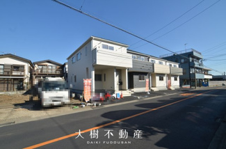 【前面道路含む現地写真】