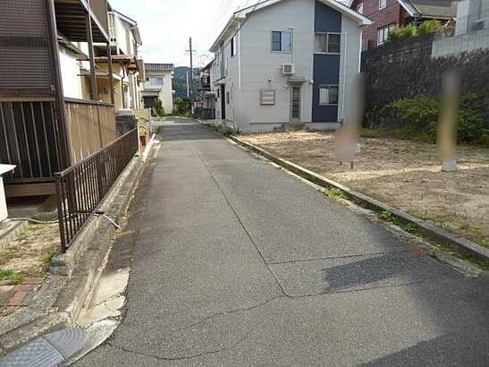 【前面道路含む現地写真】