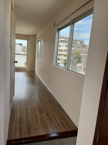 石原マンション（三山）の内装|広々とした室内