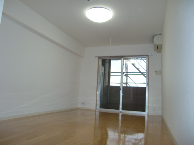 グラン・シーマの居間・リビング|外観もきれいです