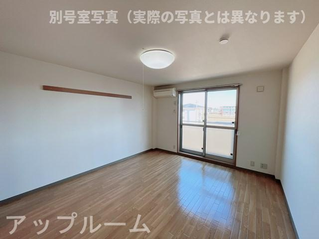 プランドールB棟の居間・リビング