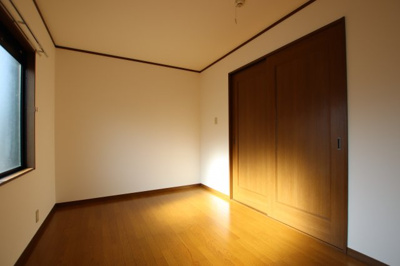 【洋室】 | リバーサイド小車5号棟