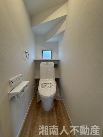 茅ヶ崎市小和田1丁目　新築戸建全2棟のトイレ|シンプルで使いやすいトイレです