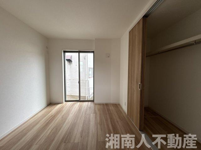 茅ヶ崎市小和田1丁目　新築戸建全2棟の洋室|落ち着いた色調の洋室です