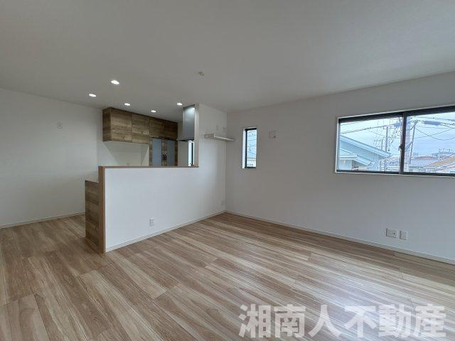 茅ヶ崎市小和田1丁目　新築戸建全2棟の居間・リビング|居間です