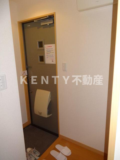 【玄関】 | グロウ大森東 | 収納もある玄関です