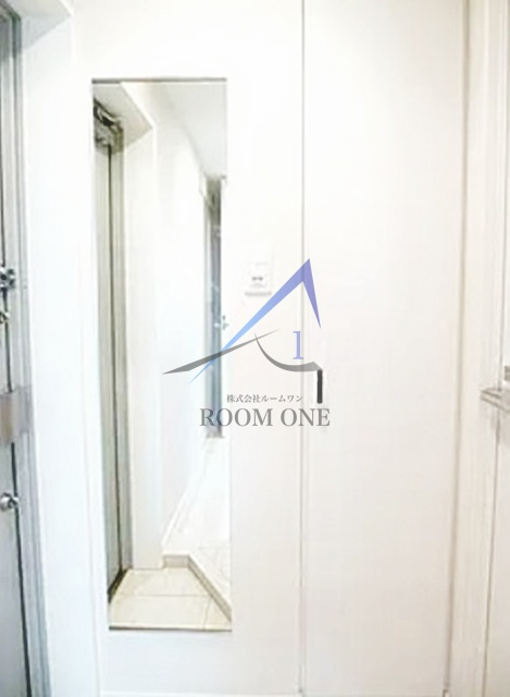 スカイコートヒルズ新宿の玄関|玄関です。