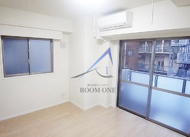 Ｒｉｓｉｎｇ　Ｐｌａｃｅ錦糸町三番館の居間・リビング|洋室のお部屋です。