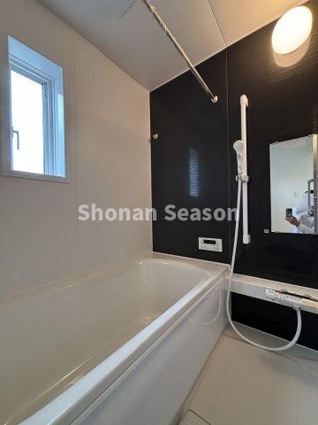 【浴室】 | お子様と一緒に浸かれる広々としたバスタブで、一日頑張った身体を癒してくださいね♪