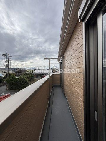 【バルコニー】 | 南向きバルコニーは、晴れた日には洗濯物が気持ちよく乾きます☆