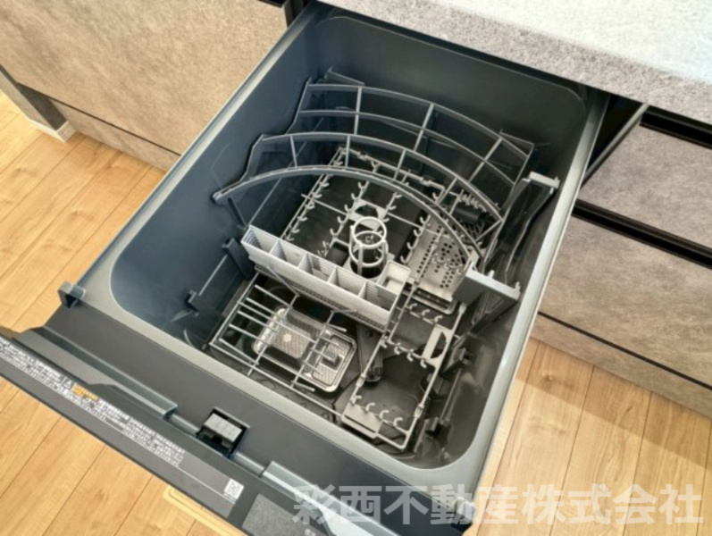 所沢市所沢新町新築戸建てのその他|浴室には乾燥機を完備。「外に干せない」ときはお風呂場が乾燥室に早変わりします！ほかにも暖房・換気・涼風機能も備わり、清潔で快適な癒しの空間を実現しています☆
