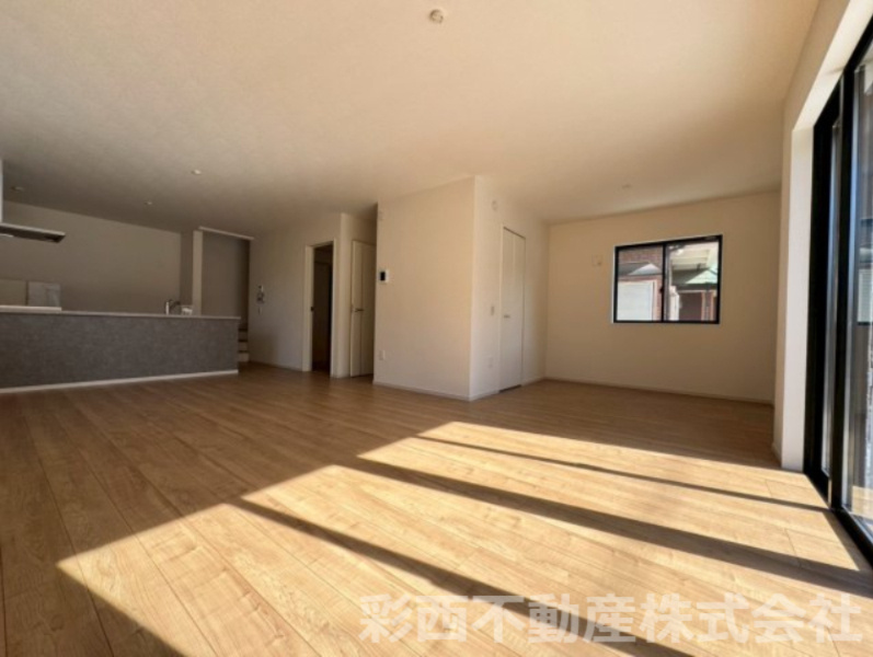 所沢市所沢新町新築戸建ての洋室|全居室収納完備。お部屋はいつもスッキリと片付きます。
