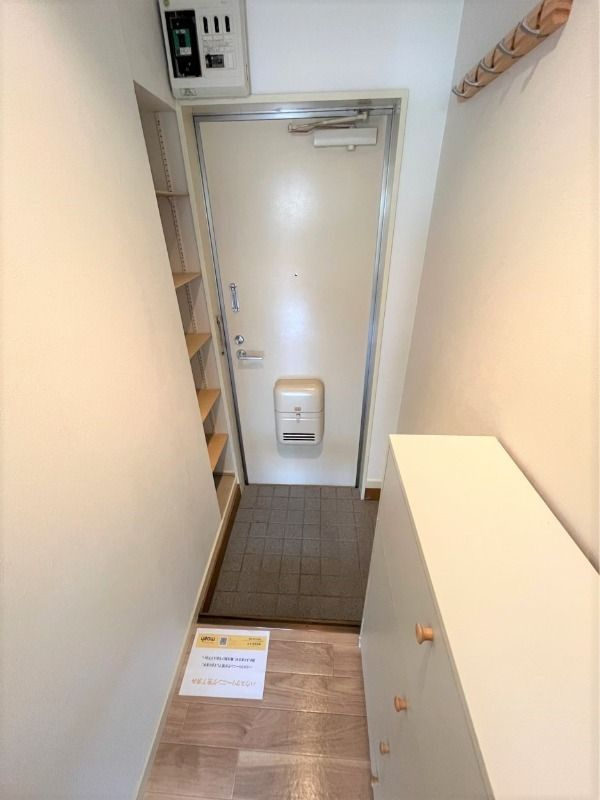 メゾンドゥｓｈｉｎｏ美好町の玄関