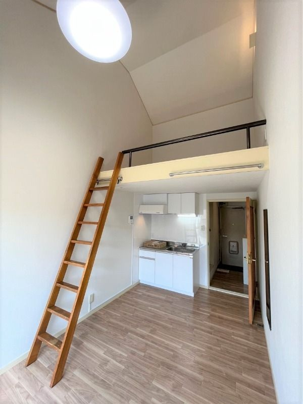 メゾンドゥｓｈｉｎｏ美好町の居間・リビング