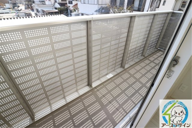 アルコバレーノⅧのバルコニー|パース写真