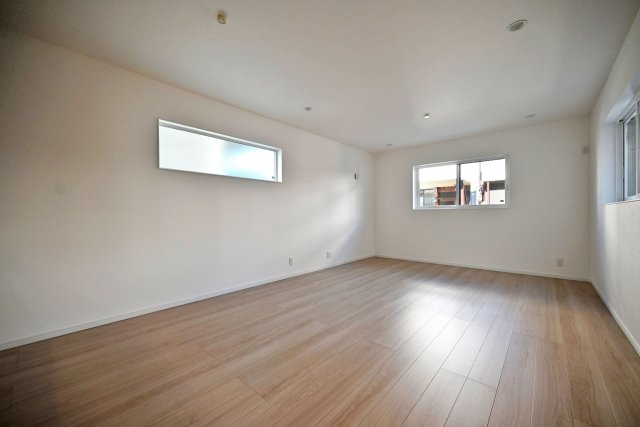 マドレコート大西町3丁目新築一戸建て|4LDK+駐車2台可(車種制限有)の居間・リビング|子どもの成長とともに少なくなりがちな家族間のコミュニケーションが必然的にとれる間取りづくりも魅力のひとつです。