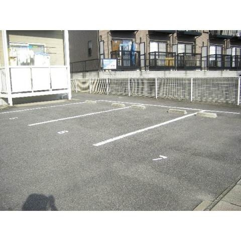 サープラスⅡふようの駐車場