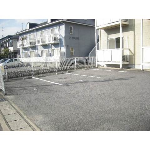サープラスⅡふようの駐車場