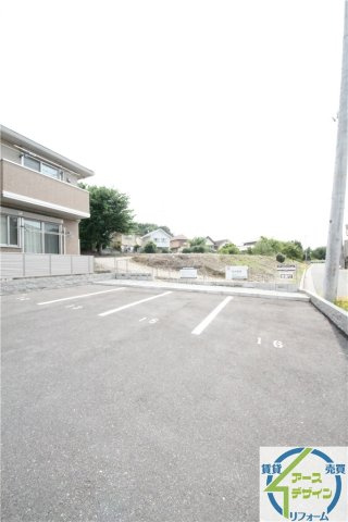 グランドソレーユの駐車場