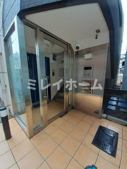 アドニスター西大井のエントランス