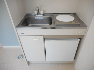 【キッチン】 | カルフェ横浜 | IHコンロ・ミニ冷蔵庫