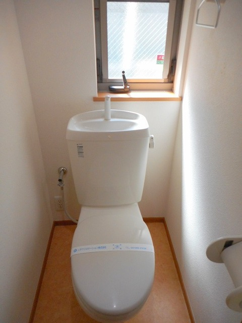 グランベールのトイレ|★トイレに窓あり★