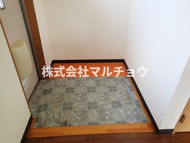 ハイツNRみなべⅡの玄関|収納もある玄関です