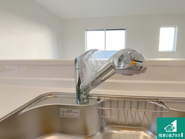 神戸市垂水区霞ケ丘　第1期　新築一戸建ての設備|浄水器を内蔵！炊飯時、お茶を作る時に安心してお水を使えます！お湯と冷水、浄水と原水、シャワーの切替えもワンタッチです！