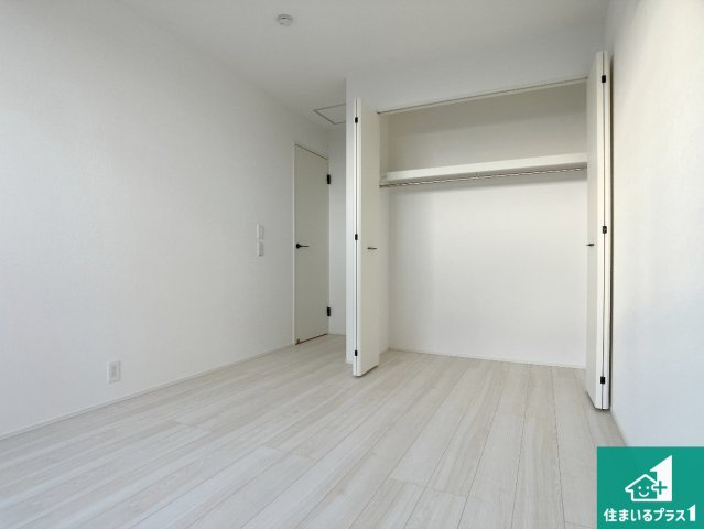 神戸市垂水区霞ケ丘　第1期　新築一戸建ての洋室|シンプルな洋室は、自分好みのインテリアが楽しめます♪ご家族とインテリアや家具を選びに行くのは新築購入時の醍醐味の一つです。ぜひお楽しみください♪