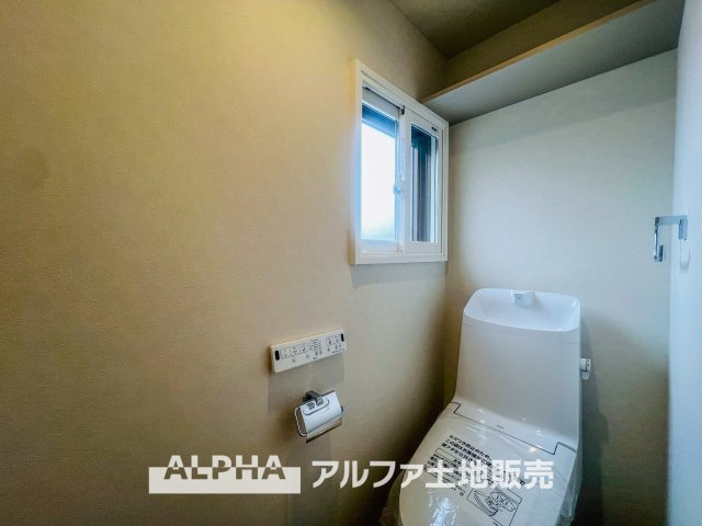 ドミール福生のトイレ|【Warm water flush toilet】
◆温水洗浄便座付きトイレ◆お掃除も楽々。快適に過ごすためには今や欠かせない設備の一つです。壁掛けリモコンで使いやすくいつでも清潔に保てます。