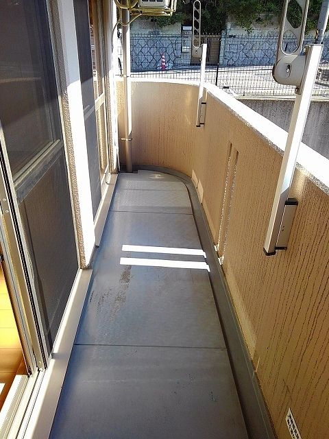 ヒルズ向イ山のバルコニー