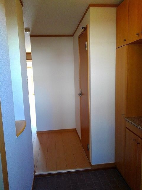 ヒルズ向イ山の玄関