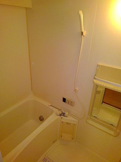 ヒルズ向イ山の浴室