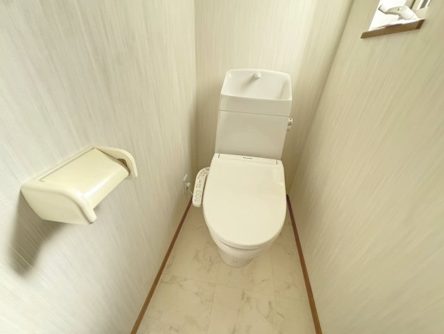 羽衣４丁目　中古一戸建のトイレ