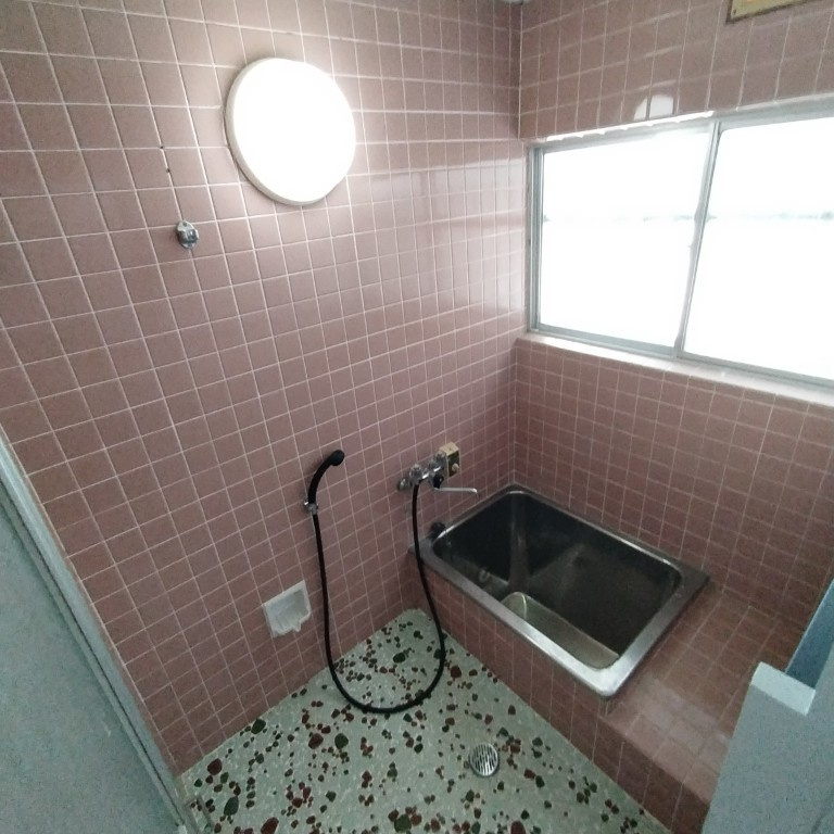 ６５９３５　岐阜市正木中古戸建ての浴室