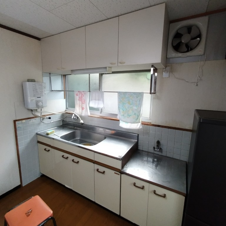 ６５９３５　岐阜市正木中古戸建てのキッチン