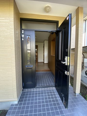 大網白里市みずほ台1丁目中古戸建ての玄関