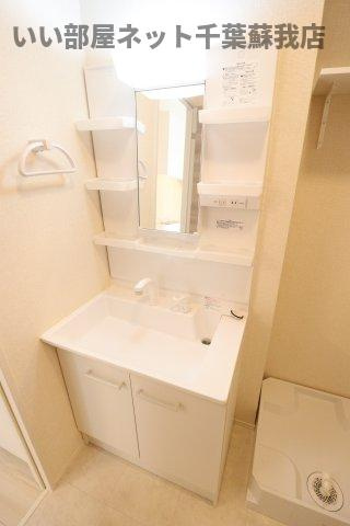 AALII（アアリイ）Ⅰの洗面所|ゆったりとスペースのある洗面所