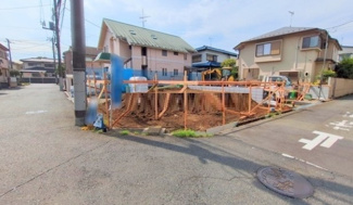 【前面道路含む現地写真】 | 日野市西平山5丁目　全2棟　1号棟　仲介手数料無料