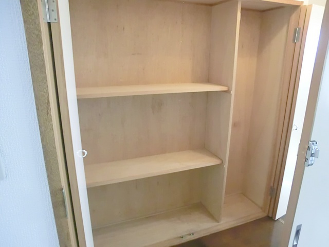 柴又ＳＴマンションの収納|玄関ホールの収納。
