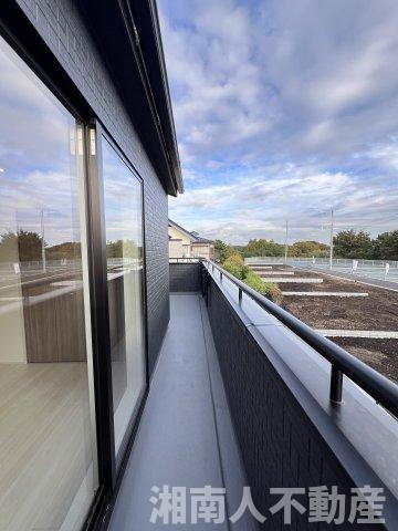 藤沢市本藤沢2丁目６０１９－６８新築戸建てのバルコニー|開放的で明るい空間を演出してくれるバルコニーです