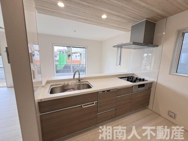 藤沢市本藤沢2丁目６０１９－６８新築戸建てのキッチン|コンパクトなキッチンで掃除もラクラク