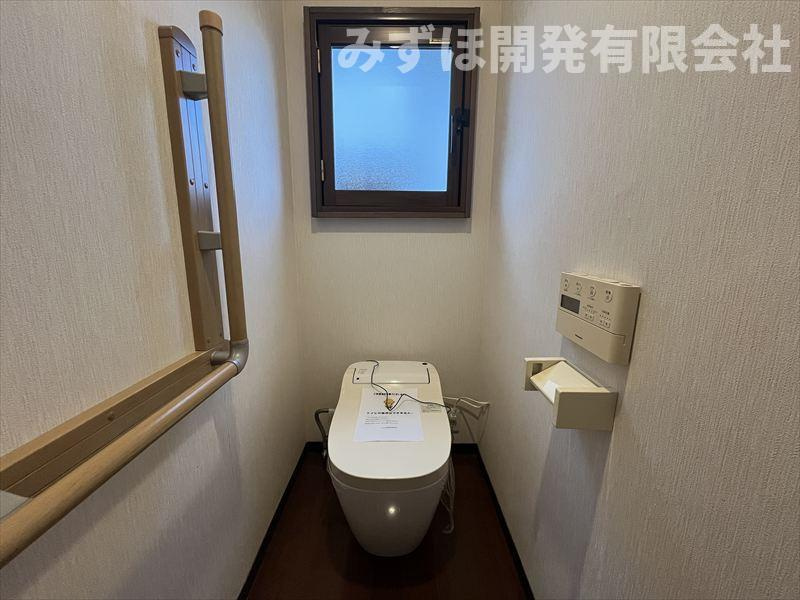 山形市長町向河原719-19の独立洗面台|リフォーム済みの三面鏡付き独立洗面台です。