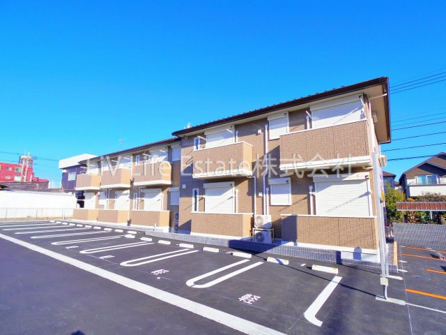 小平市回田町のアパートの外観